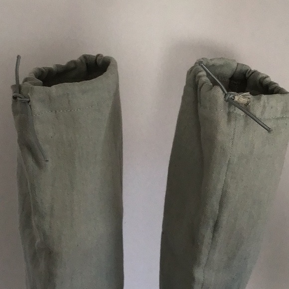 💥💥 FOREVER 21 💥💥.          DISTRESSED DENIM SHAFT BOOTS - Picture 5 of 7